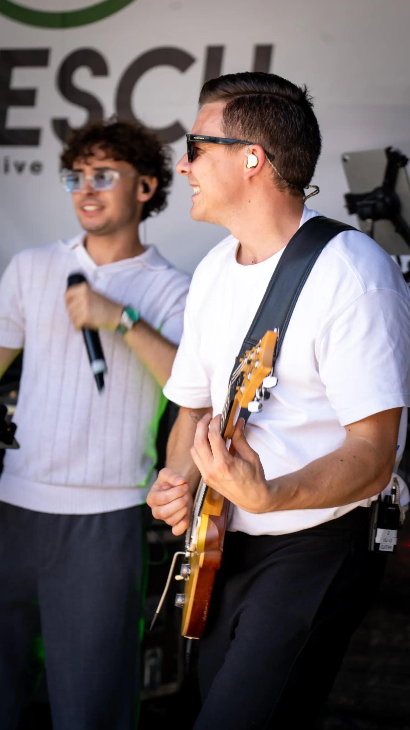 250812_rottolin-160Jahre-11_Mann-spielt-Gitarre
