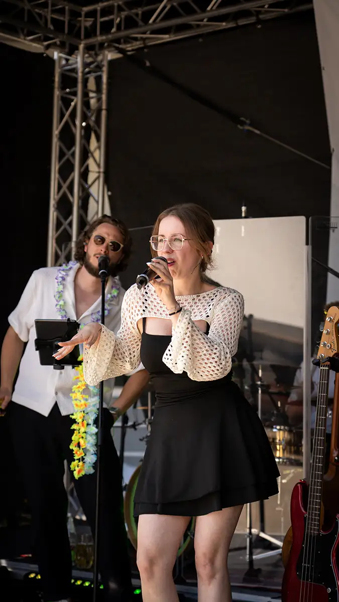 250812_rottolin-160Jahre-12_Frau-singt